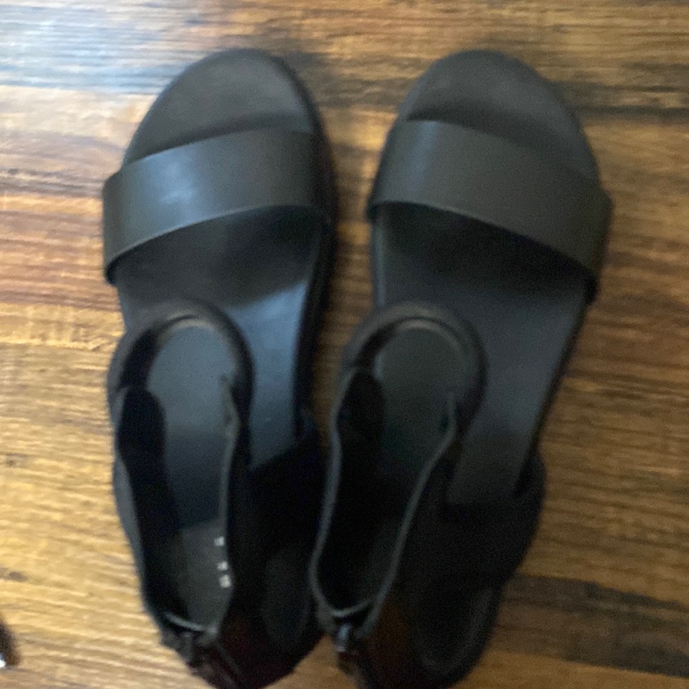 MIA size 8.5